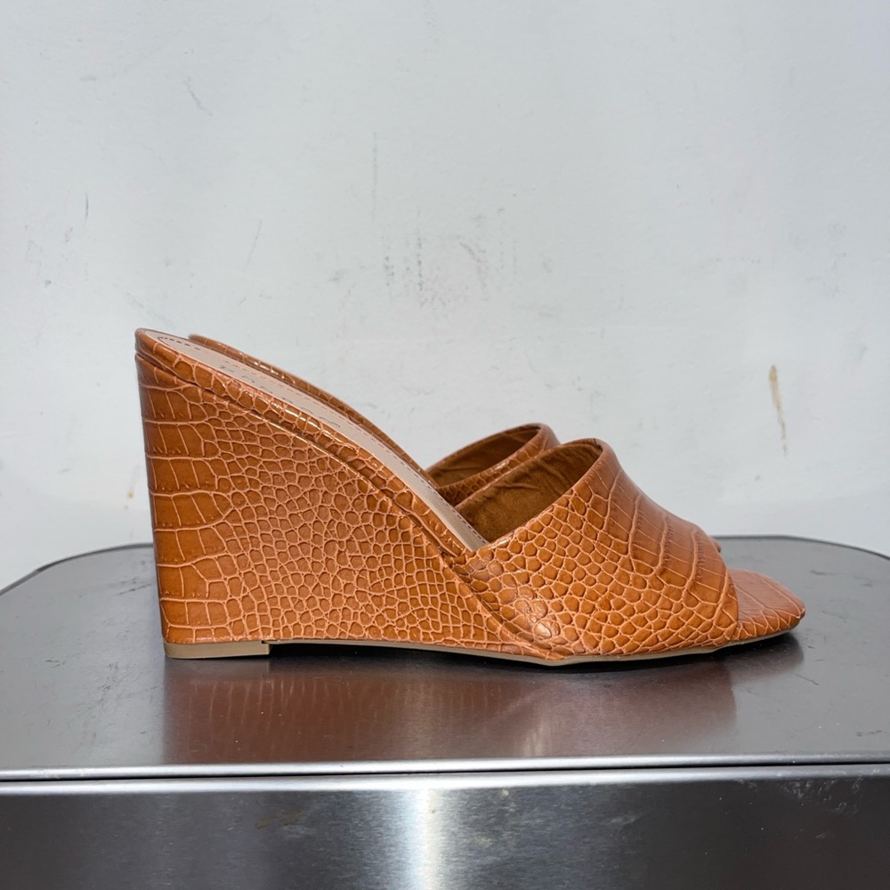 Croc embossed wedge sandals cognac